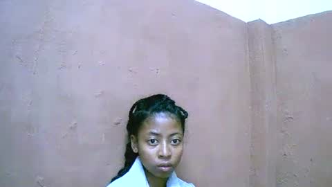 joliekah27 online show from February 1, 2025, 12:47 pm