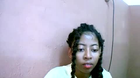 joliekah27 online show from February 24, 2025, 9:43 am