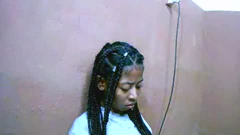 joliekah27 online show from February 28, 2025, 7:56 pm