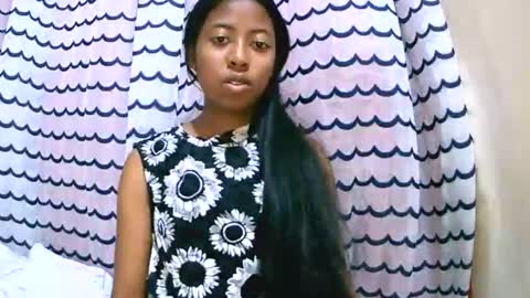 joliekah27 online show from September 14, 2025, 9:25 pm