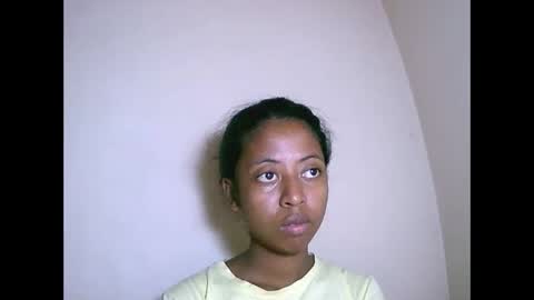 joliekah27 online show from November 2, 2025, 7:55 am