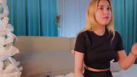 Viola online show from December 21, 2025, 11:06 am