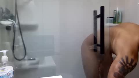 Snapshot of jomorales2024 chatting on October 8, 2025, 10:35 am JMorales online show from October 8, 2025, 10:35 am