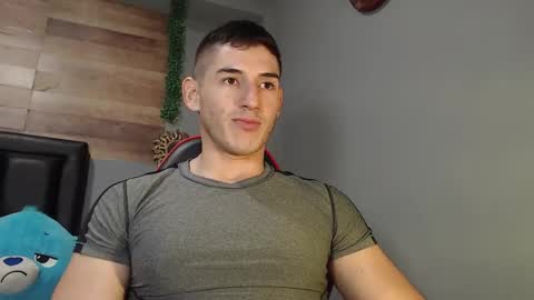 jonathancast08 online show from February 8, 2025, 2:47 am