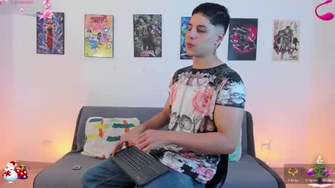 Instagram jonathanfit14 online show from December 2, 2025, 10:05 pm