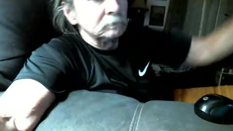 Jonelvis123456 online show from April 15, 2026, 8:54 am