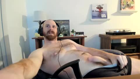 Snapshot of jonnlulz chatting on December 11, 2024, 12:33 am Jon online show from December 11, 2024, 12:33 am