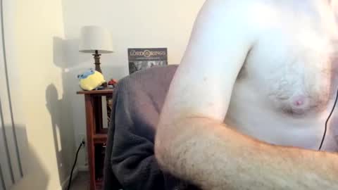 Snapshot of jonnlulz chatting on December 11, 2024, 3:35 am Jon online show from December 11, 2024, 3:35 am