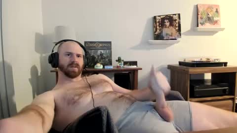 Snapshot of jonnlulz chatting on December 18, 2024, 1:59 am Jon online show from December 18, 2024, 1:59 am