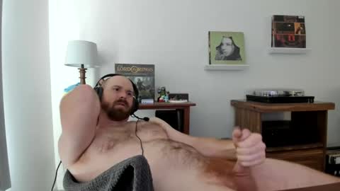 Snapshot of jonnlulz chatting on January 31, 2025, 10:21 pm Jon online show from January 31, 2025, 10:21 pm