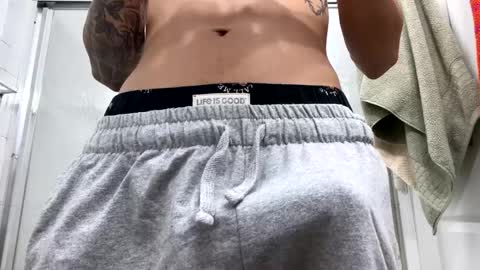 Snapshot of jonyflak chatting on December 9, 2024, 12:01 am Joohn online show from December 9, 2024, 12:01 am