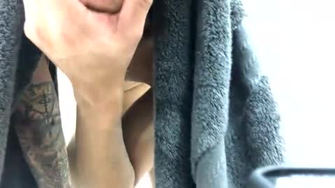 Snapshot of jonyflak chatting on January 3, 2025, 10:29 pm Joohn online show from January 3, 2025, 10:29 pm