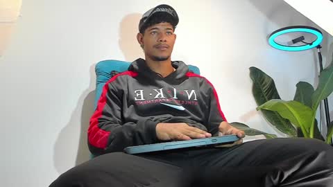 JordanParis online show from January 11, 2025, 12:33 am