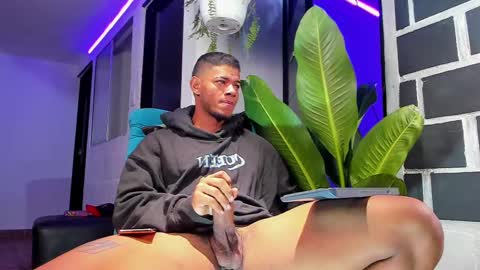 JordanParis online show from February 22, 2025, 8:40 am