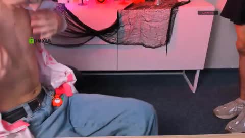 jordi_ser online show from October 31, 2025, 9:27 pm