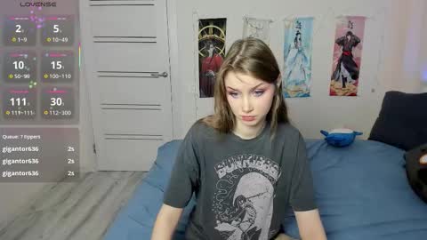 Mila online show from October 10, 2025, 7:07 am