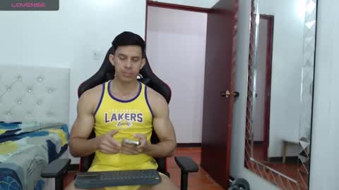 jose_rumbero91 online show from February 20, 2025, 12:15 pm