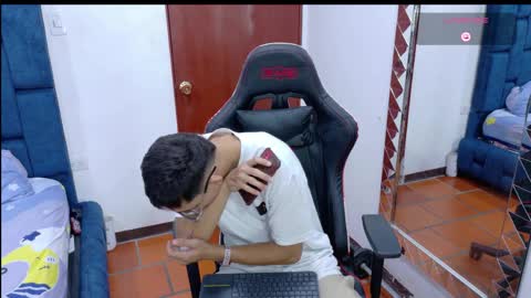 jose_rumbero91 online show from April 8, 2026, 6:57 am