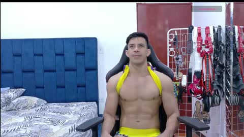 jose_rumbero91 online show from April 15, 2026, 1:51 pm