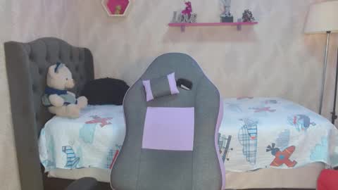 jose_sexycumm online show from February 19, 2025, 7:16 pm