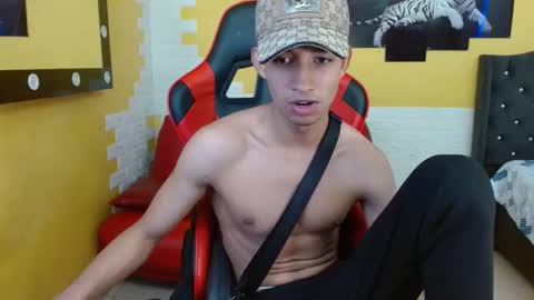 jose_sexycumm online show from September 11, 2025, 7:14 pm