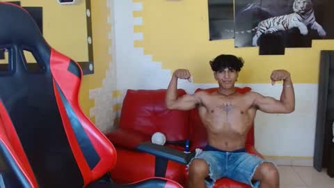 jose_sexycumm online show from September 24, 2025, 9:29 pm