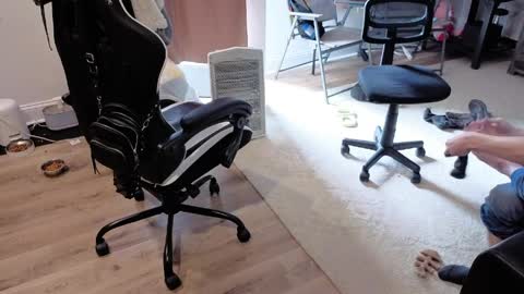 Josef online show from April 5, 2026, 4:37 pm