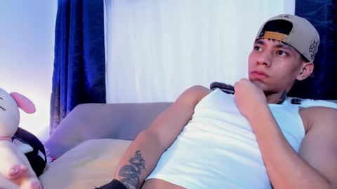 Josep online show from February 12, 2025, 2:35 am