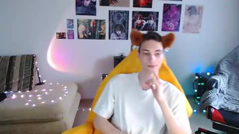 Snapshot of joseph_loy chatting on June 17, 2026, 8:50 am joseph_loy online show from June 17, 2026, 8:50 am