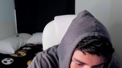 Snapshot of joshmiller_ chatting on December 11, 2024, 11:21 pm Josh online show from December 11, 2024, 11:21 pm