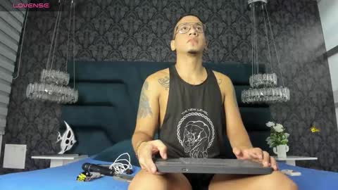 Snapshot of joshmiller___ chatting on October 6, 2025, 3:37 am joshmiller___ online show from October 6, 2025, 3:37 am