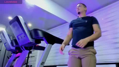 joshmiller___ online show from May 11, 2026, 7:11 pm