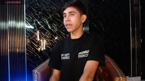 joshua_saenz_ online show from April 5, 2026, 3:15 am