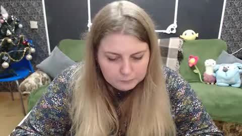 josiesun771 online show from December 23, 2024, 10:10 am