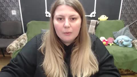 josiesun771 online show from February 21, 2025, 7:34 am