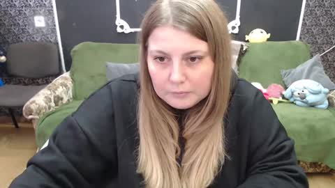 josiesun771 online show from February 21, 2025, 10:39 am