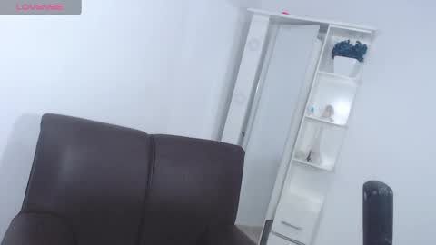 Josita rousell INSTAGRAM  majoestupy  online show from February 6, 2025, 9:38 pm