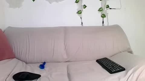 jostin_dark02 online show from February 16, 2025, 7:49 pm