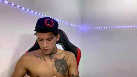 josue_linares online show from October 18, 2025, 10:05 am