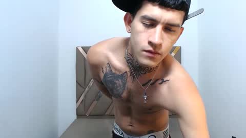 josue_linares online show from February 17, 2026, 8:11 am