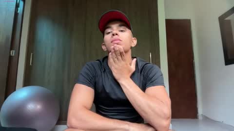 Im Jouliano online show from November 29, 2025, 8:34 pm