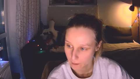 joy_keys online show from December 17, 2024, 1:49 pm