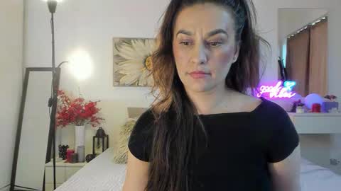 CassidyJoy online show from November 26, 2025, 1:34 pm