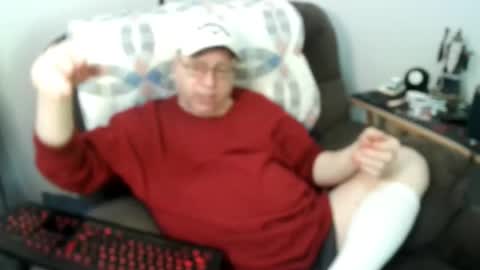 jpmel99 online show from May 2, 2026, 9:42 pm