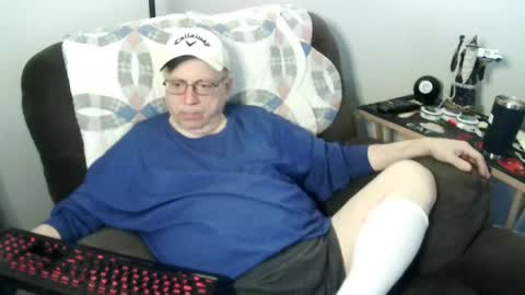 jpmel99 online show from May 9, 2026, 10:59 pm
