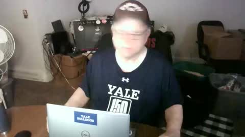 jpmel99 online show from May 14, 2026, 6:31 am