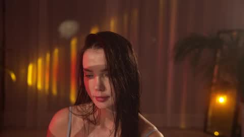 Jennifer Diaz online show from April 8, 2026, 9:04 pm