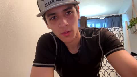 JteePt2 online show from February 26, 2025, 6:43 pm