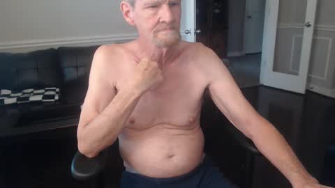 Snapshot of jtull52 chatting on December 17, 2024, 5:47 pm jtull52 online show from December 17, 2024, 5:47 pm