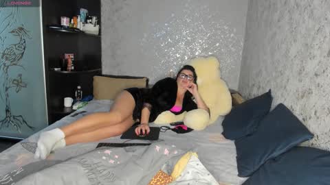 Ju  lia online show from October 14, 2025, 7:31 am